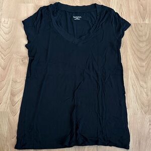Women's Black V-Neck Short Sleeve Tee